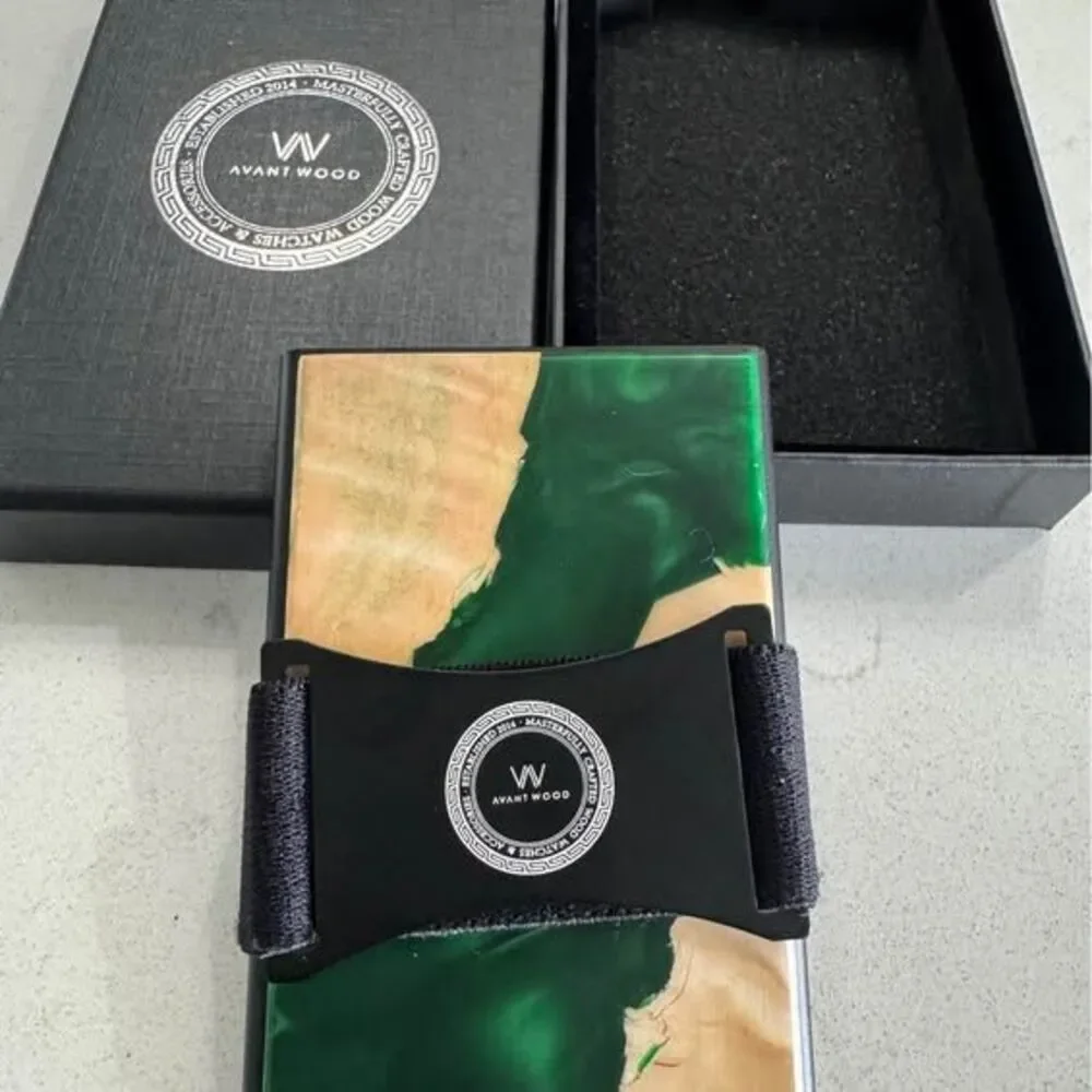 AVANTWOOD - Green - Wood & Resin Smart Wallet (Pop-Up Card Holder)
